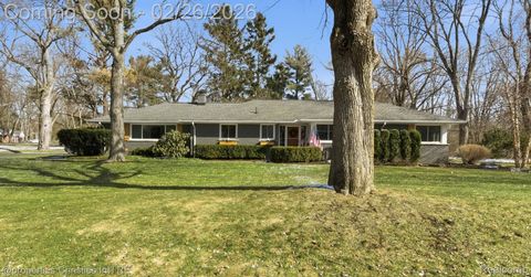 4305 Meadowlane Court Bloomfield Hills City MI 48304