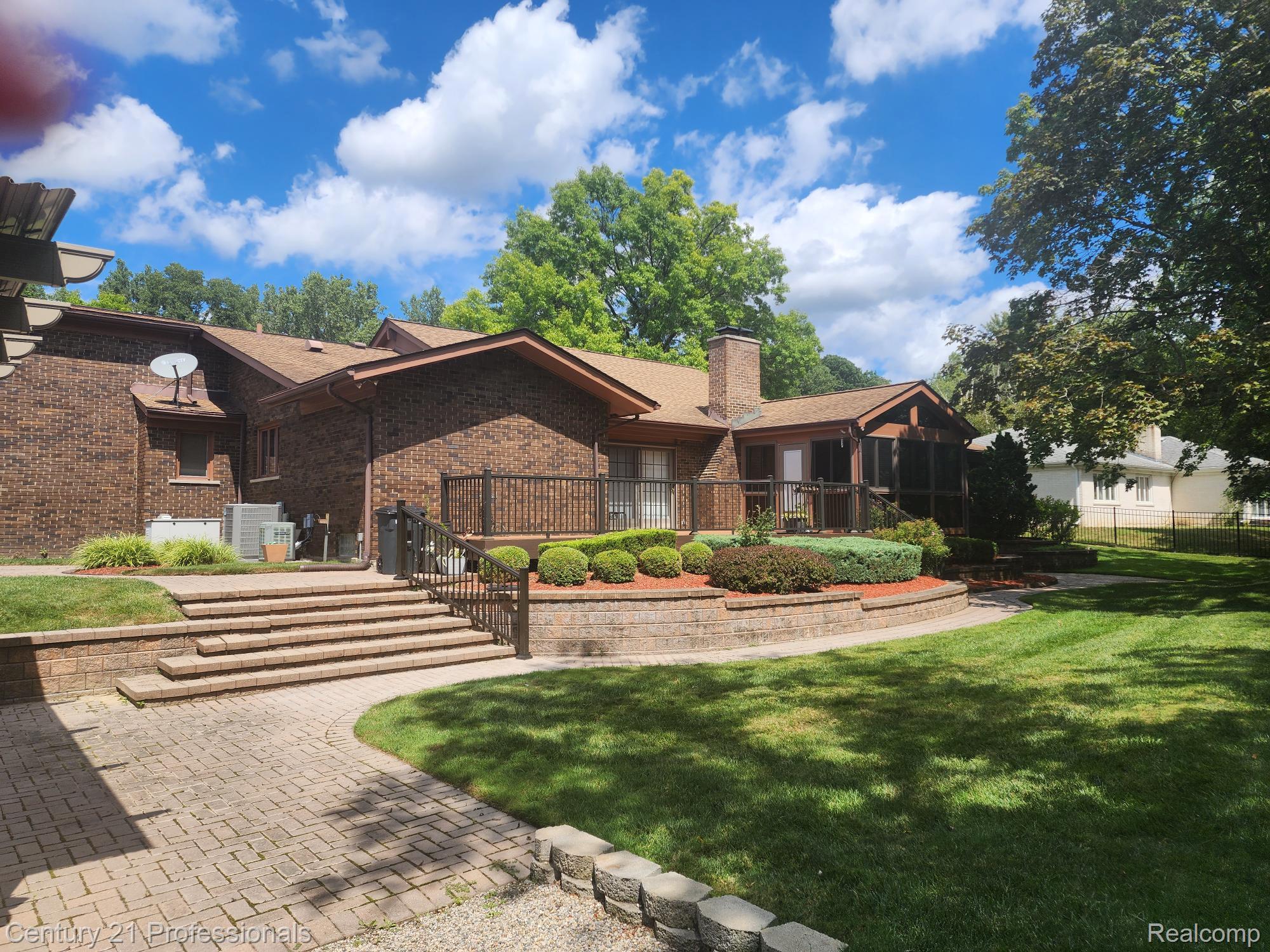 23575 Riverview Drive