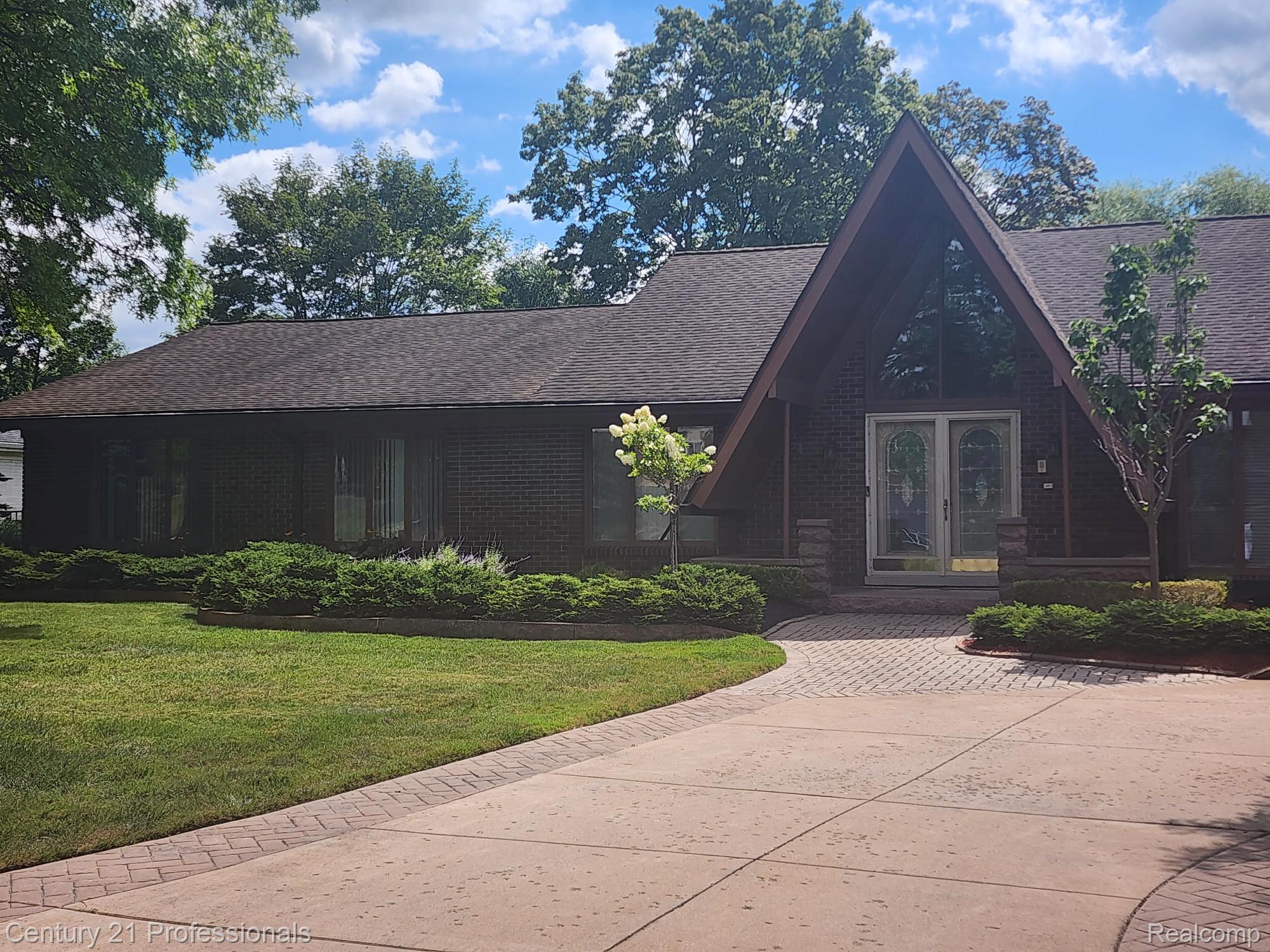 23575 Riverview Drive