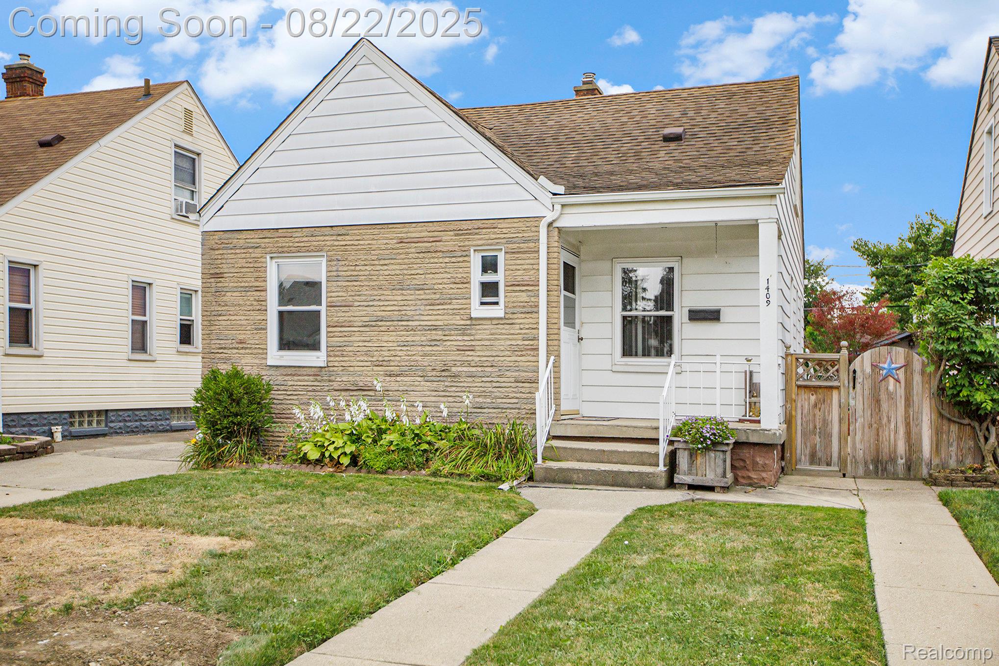 Lincoln Park City, Michigan 48146, United States, 3 Bedrooms Bedrooms, ,1 BathroomBathrooms,Residential,Pending,195379
