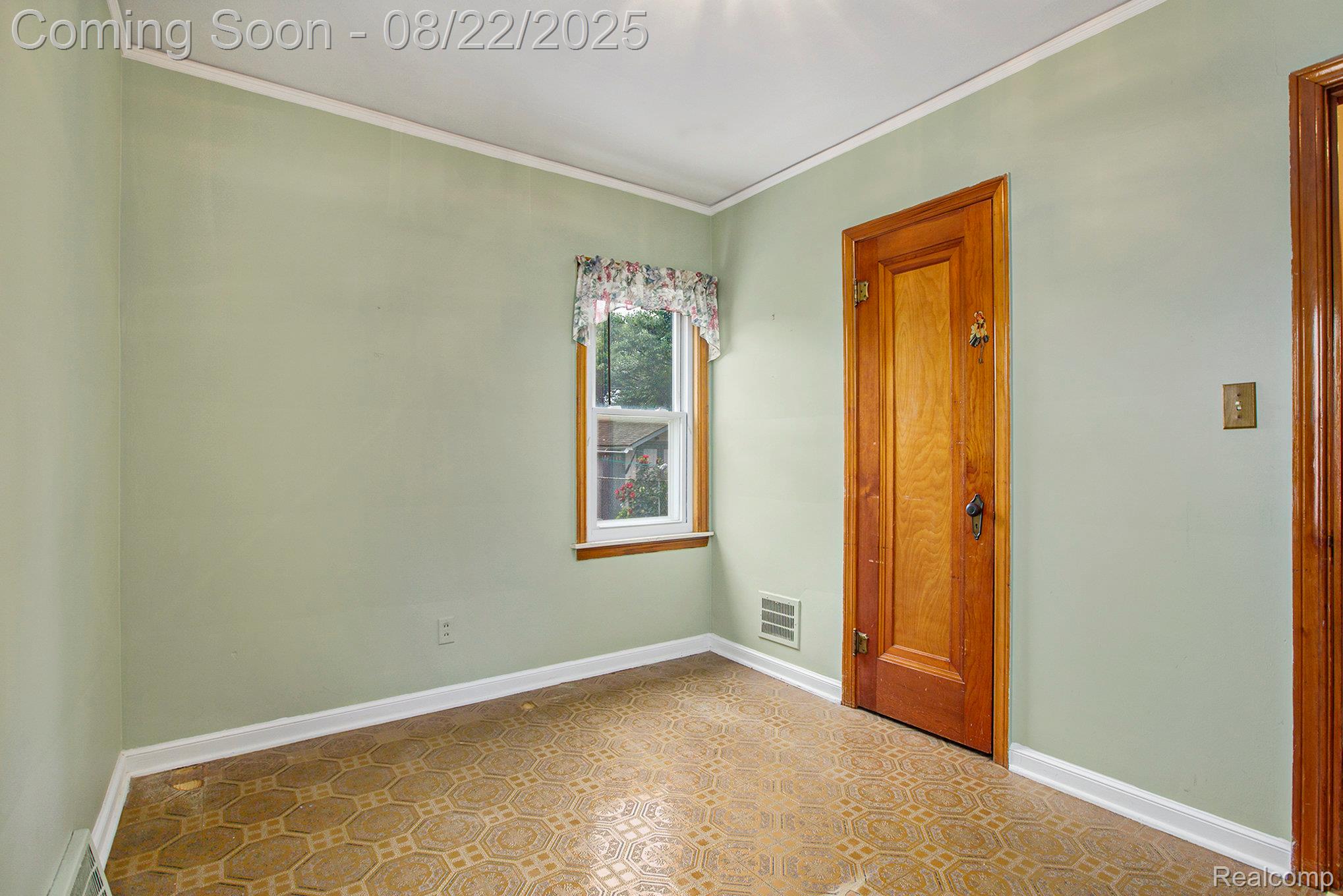 Lincoln Park City, Michigan 48146, United States, 3 Bedrooms Bedrooms, ,1 BathroomBathrooms,Residential,Pending,195379