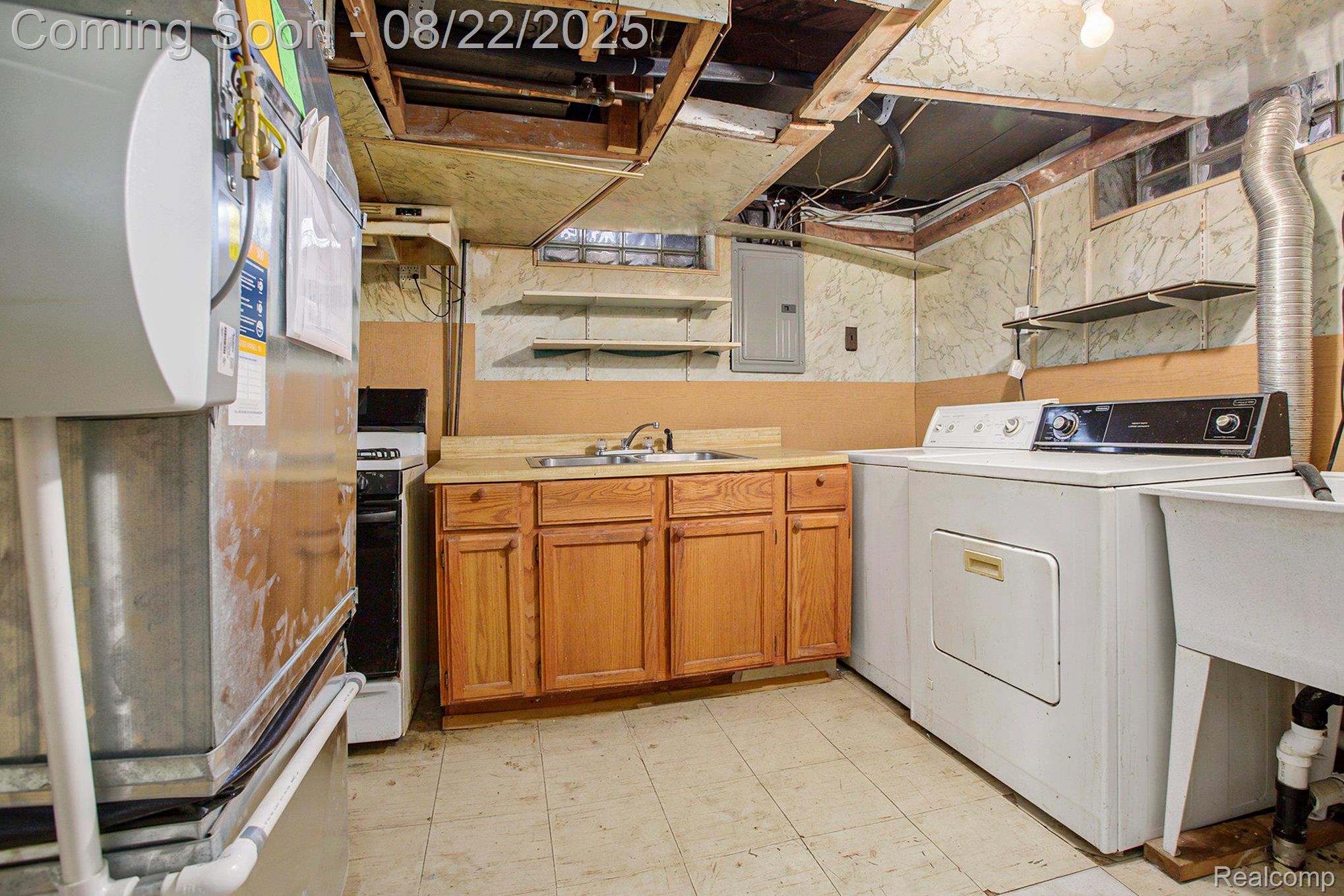 Lincoln Park City, Michigan 48146, United States, 3 Bedrooms Bedrooms, ,1 BathroomBathrooms,Residential,Pending,195379