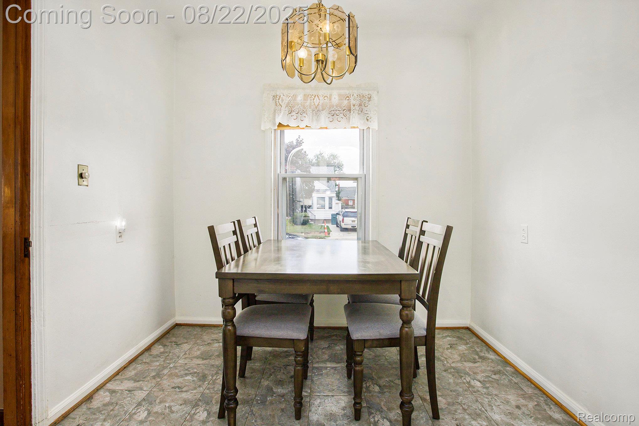 Lincoln Park City, Michigan 48146, United States, 3 Bedrooms Bedrooms, ,1 BathroomBathrooms,Residential,Pending,195379