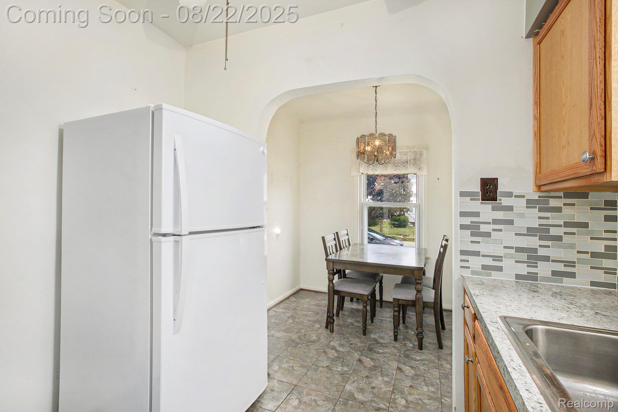 Lincoln Park City, Michigan 48146, United States, 3 Bedrooms Bedrooms, ,1 BathroomBathrooms,Residential,Pending,195379