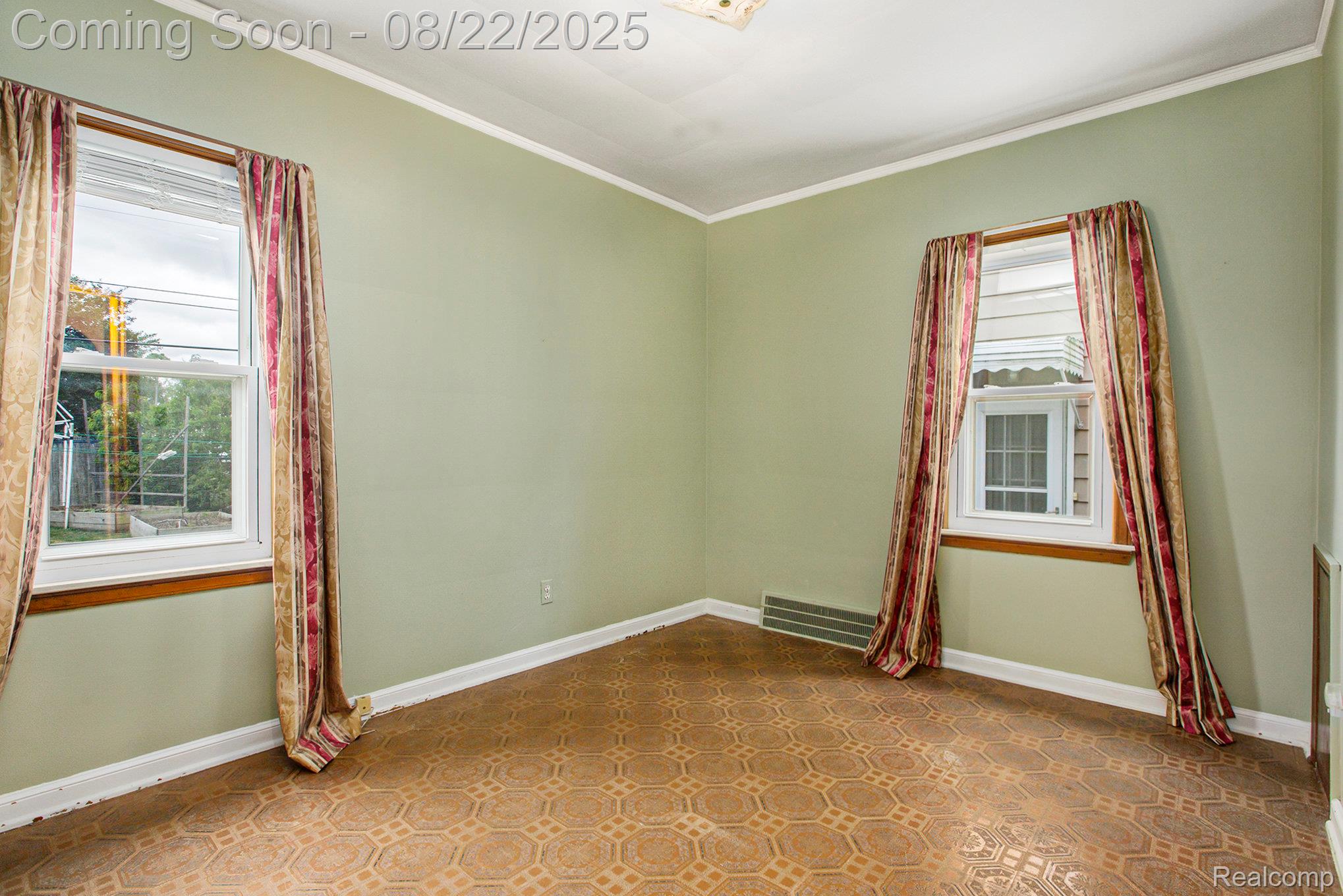 Lincoln Park City, Michigan 48146, United States, 3 Bedrooms Bedrooms, ,1 BathroomBathrooms,Residential,Pending,195379