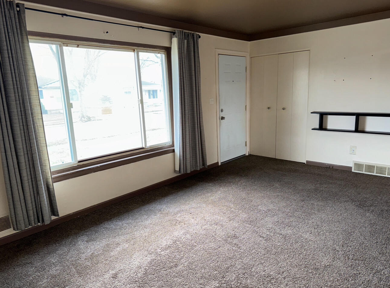 13467 Charlotte Avenue