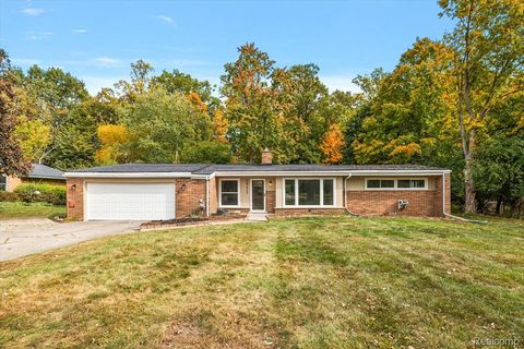 28422 Cumberland Drive Farmington Hills City MI 48334