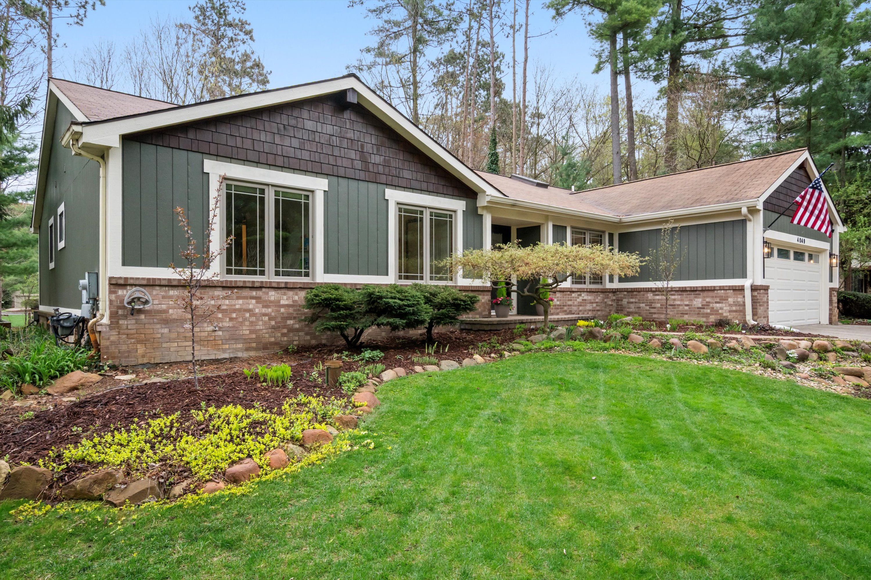 4049 PINESTEAD Drive