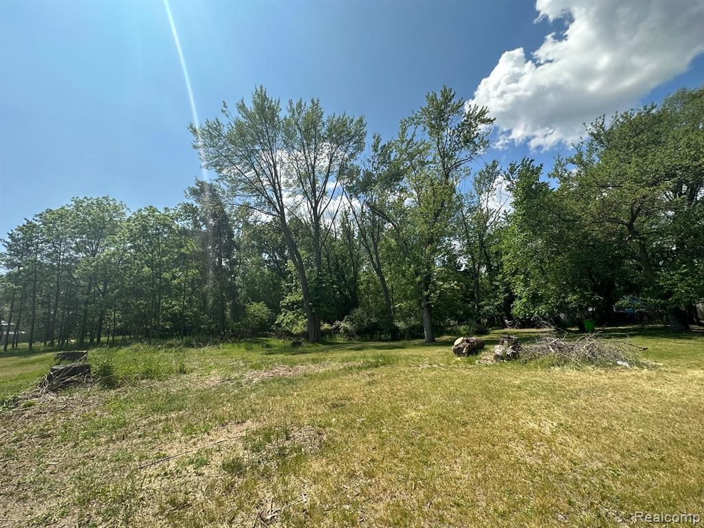 2043 S LONG LAKE Road