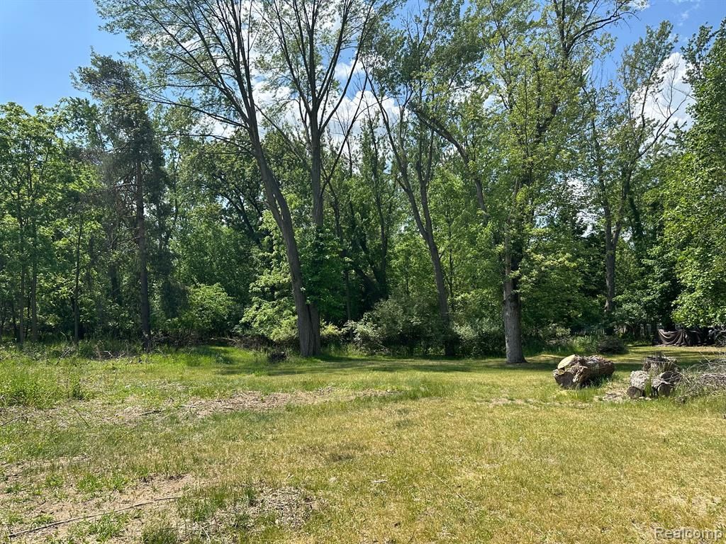 2043 S LONG LAKE Road