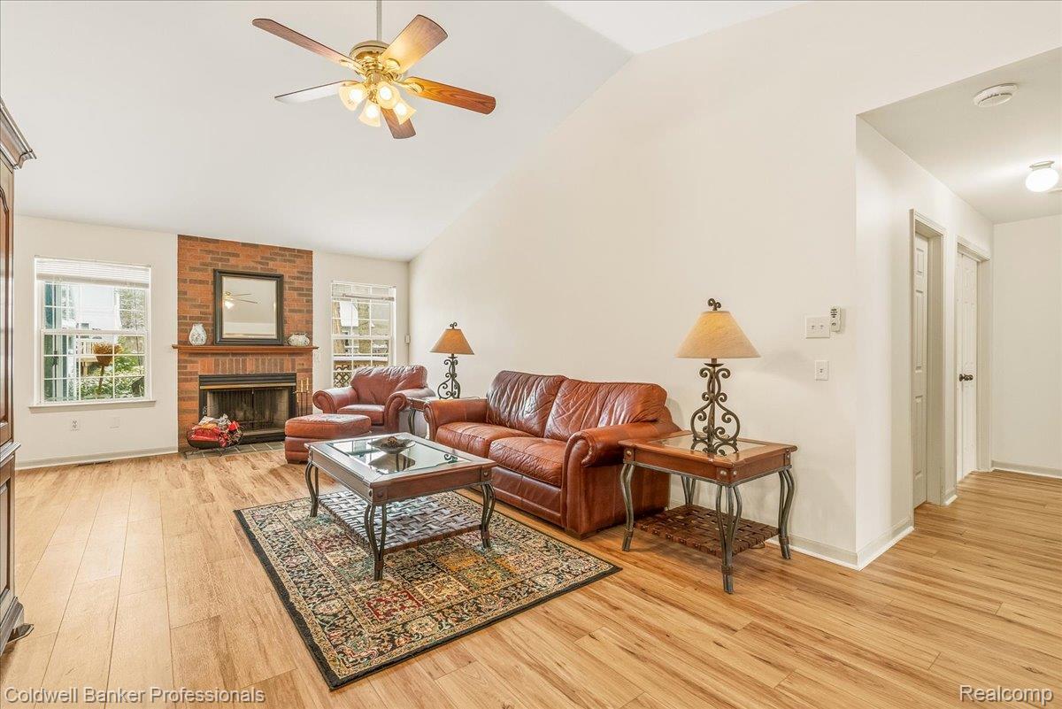 7984 Lake Crest Drive