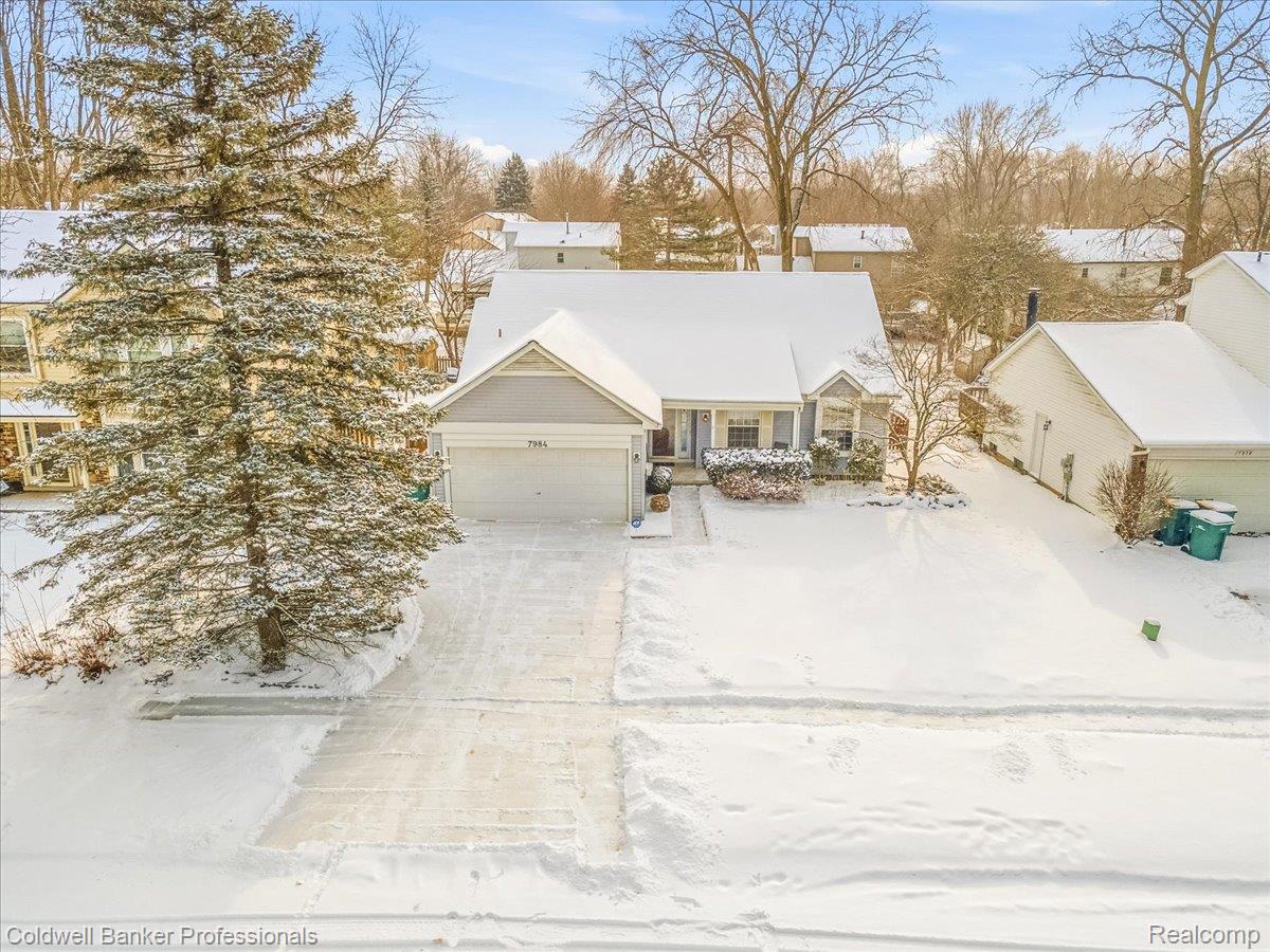 7984 Lake Crest Drive