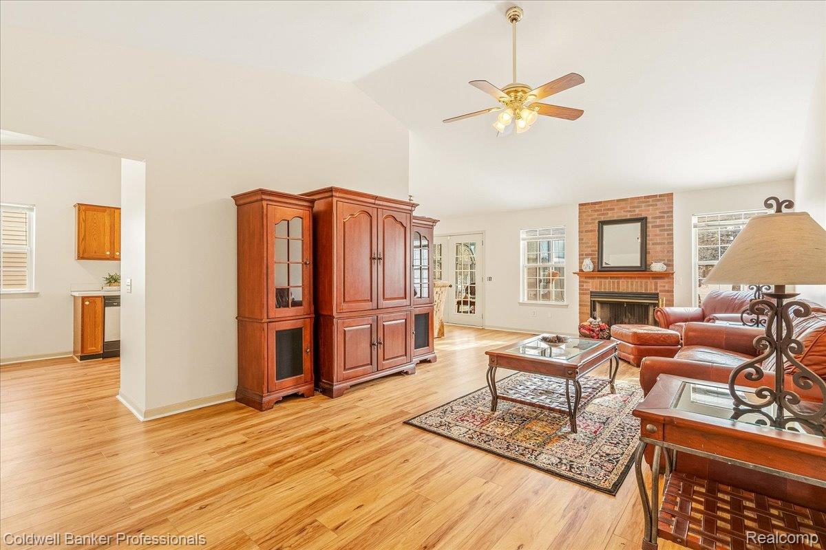 7984 Lake Crest Drive