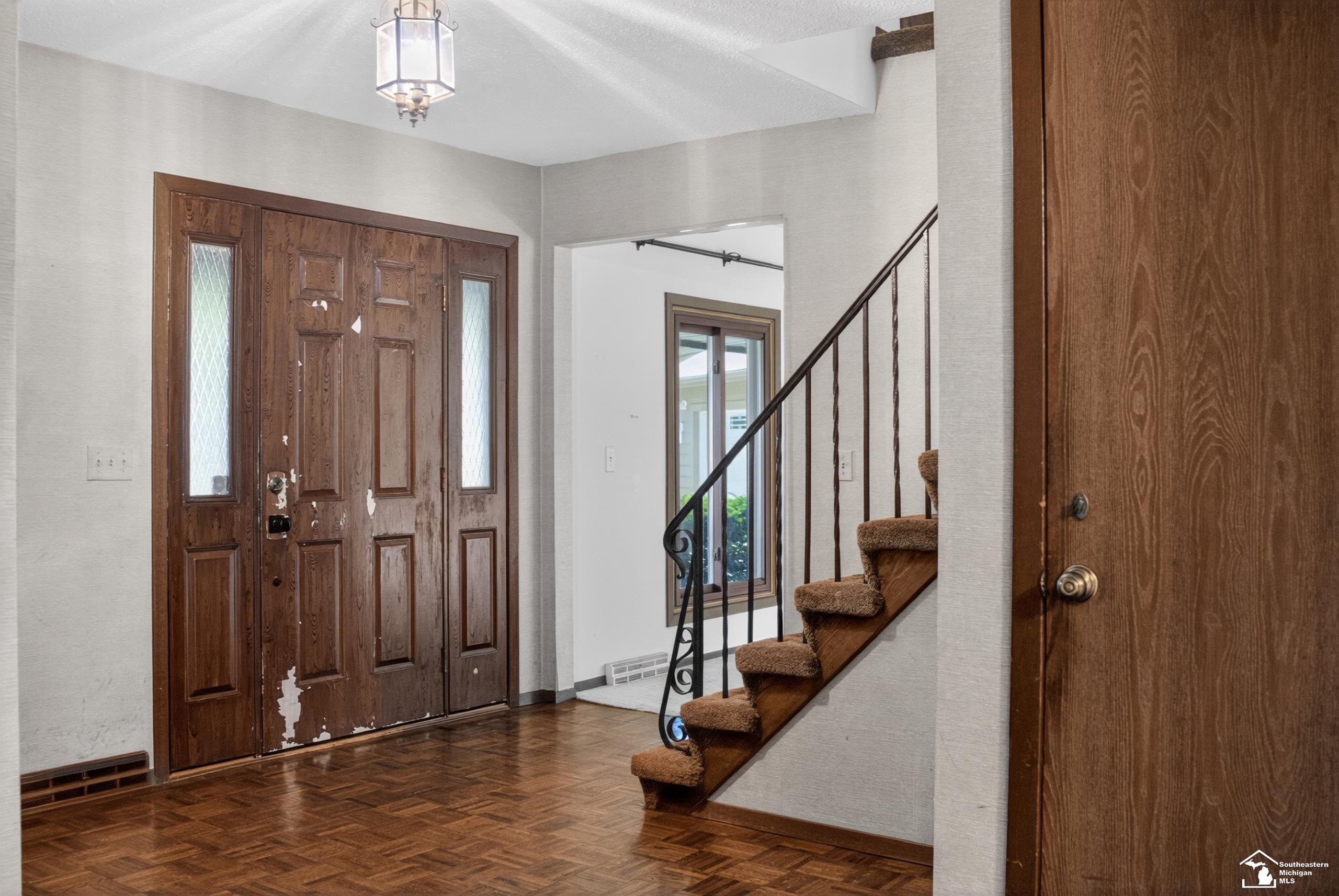 8008 Fox Run Court