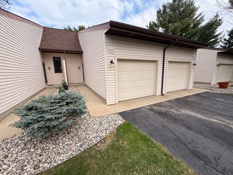 Photo of 2713 Stonebluff Drive SW, Wyoming City, MI 49519 (MLS # 65026015409)