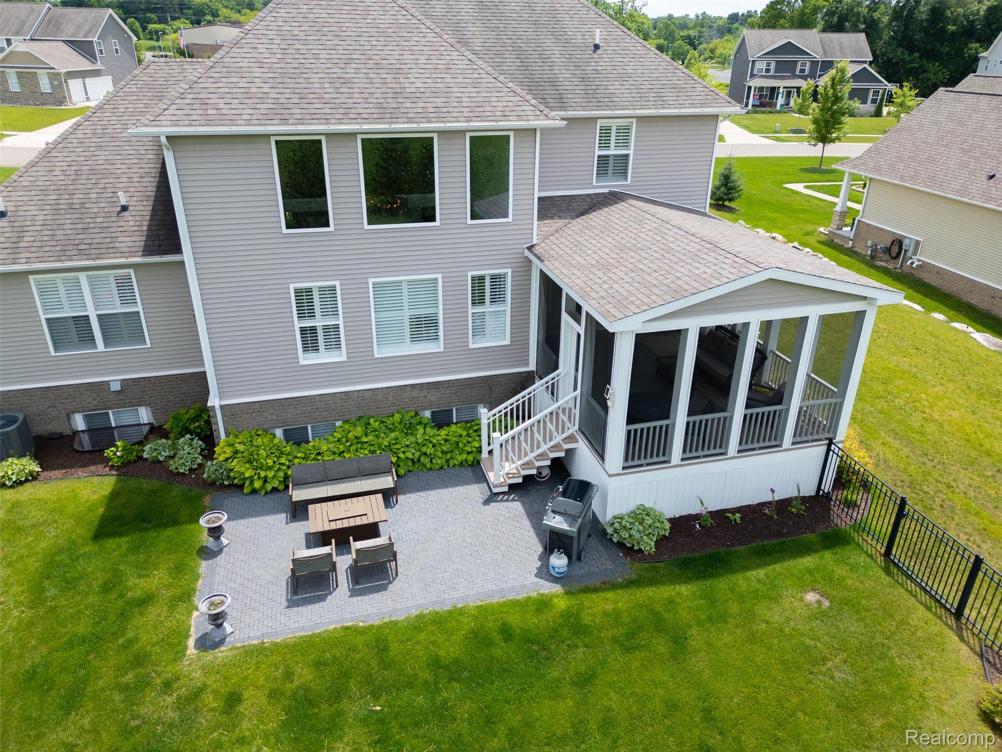 2531 Walnut View Drive