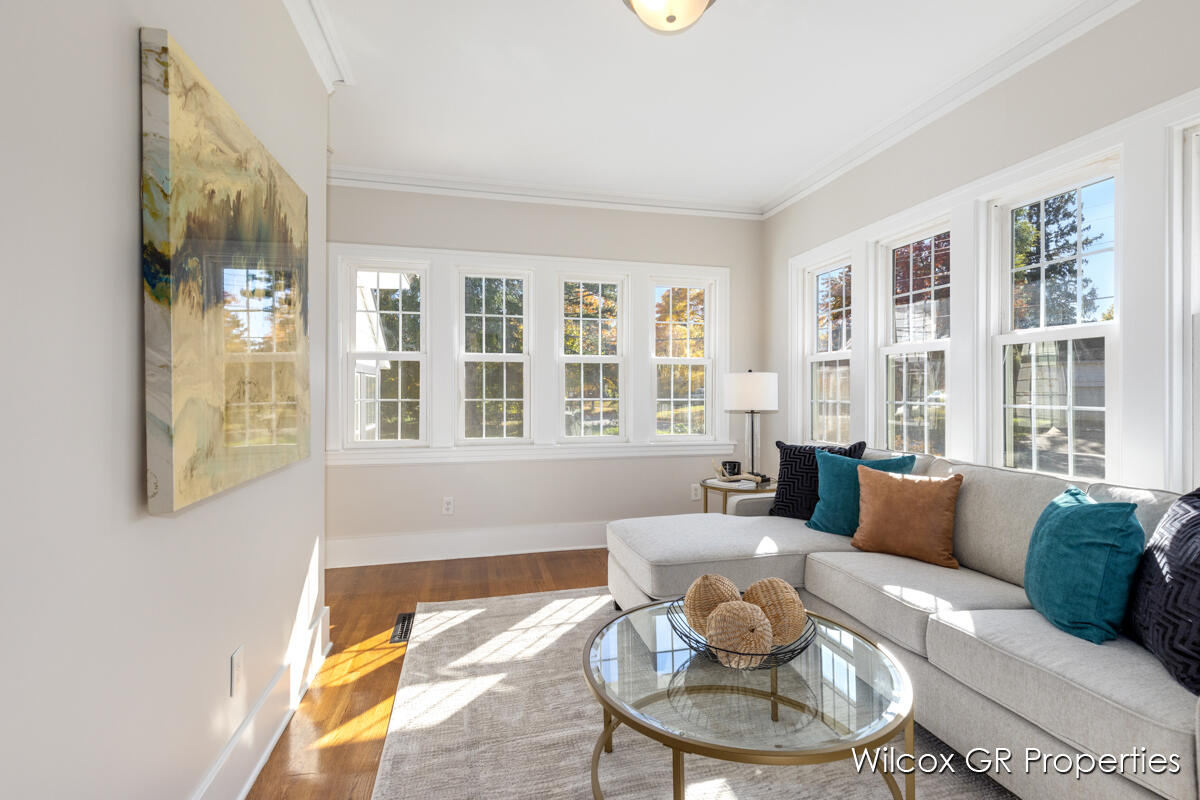 2700 Plainfield Avenue NE