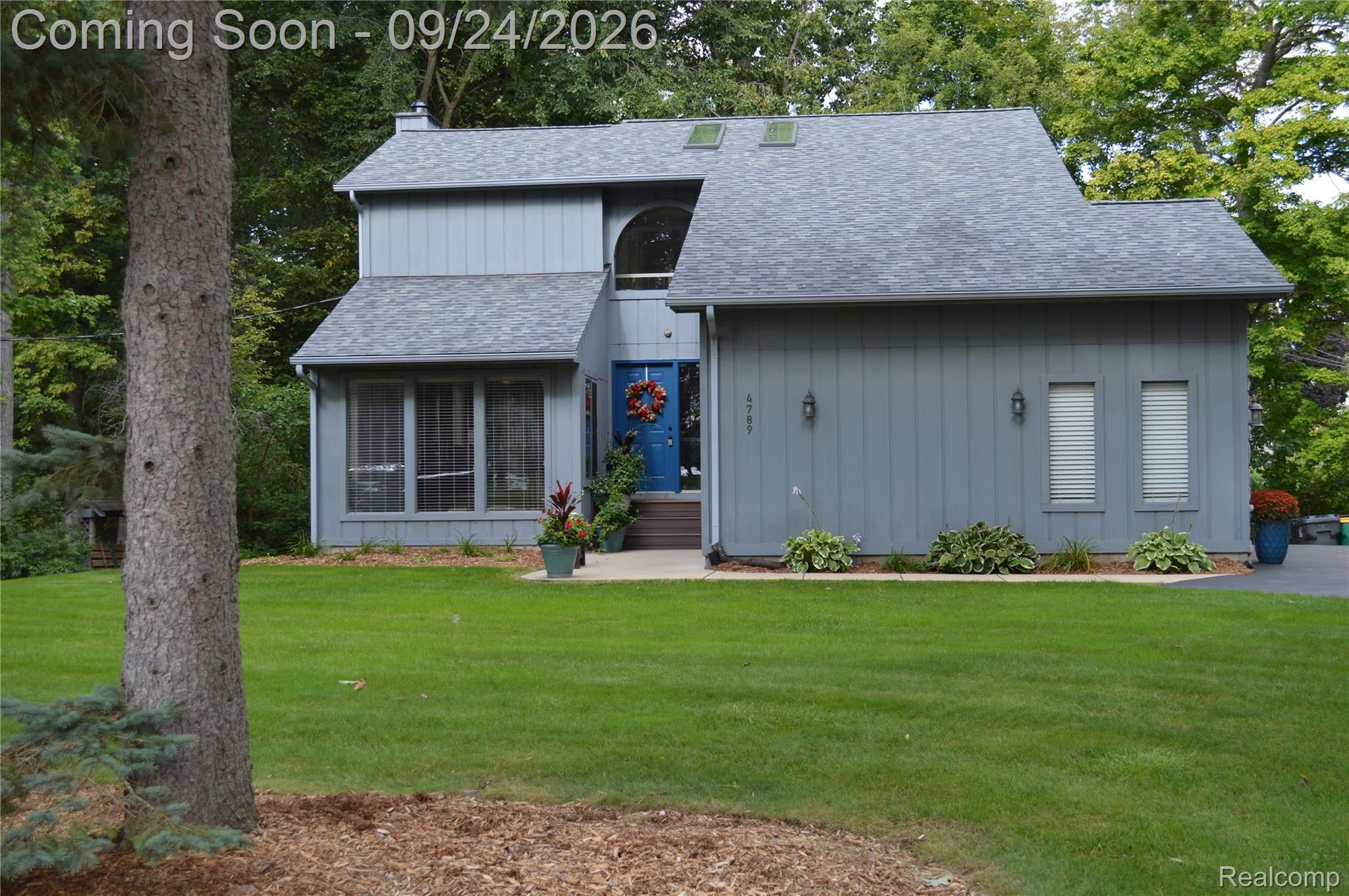 4789 Curtis Lane