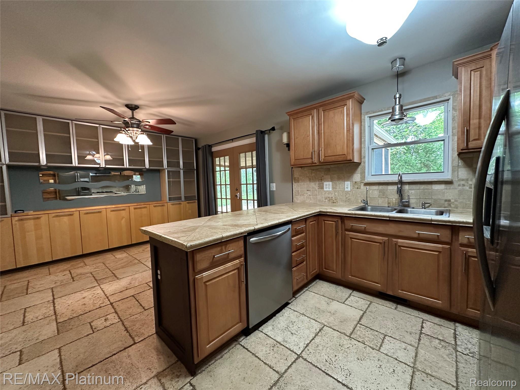 2482 Livernois Drive