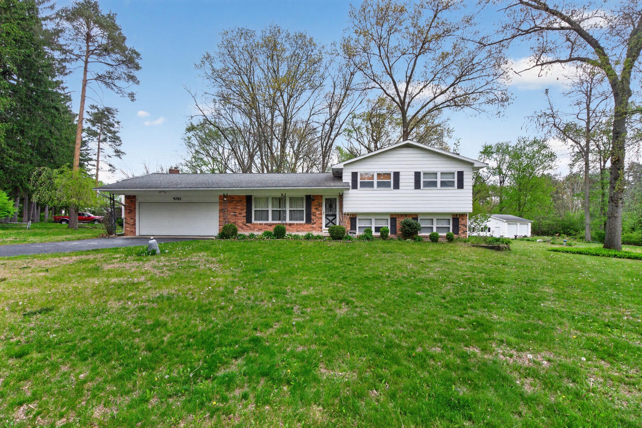 4721 Pin Oak Trail
