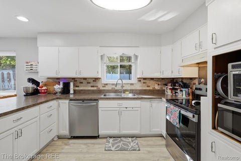 Tiny photo for 2336 Maple Road, Grand Blanc Charter Township, MI 48507 (MLS # 20261085269)