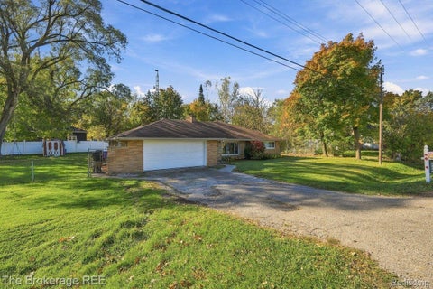 Tiny photo for 2336 Maple Road, Grand Blanc Charter Township, MI 48507 (MLS # 20261085269)