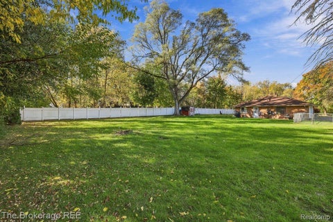 Tiny photo for 2336 Maple Road, Grand Blanc Charter Township, MI 48507 (MLS # 20261085269)