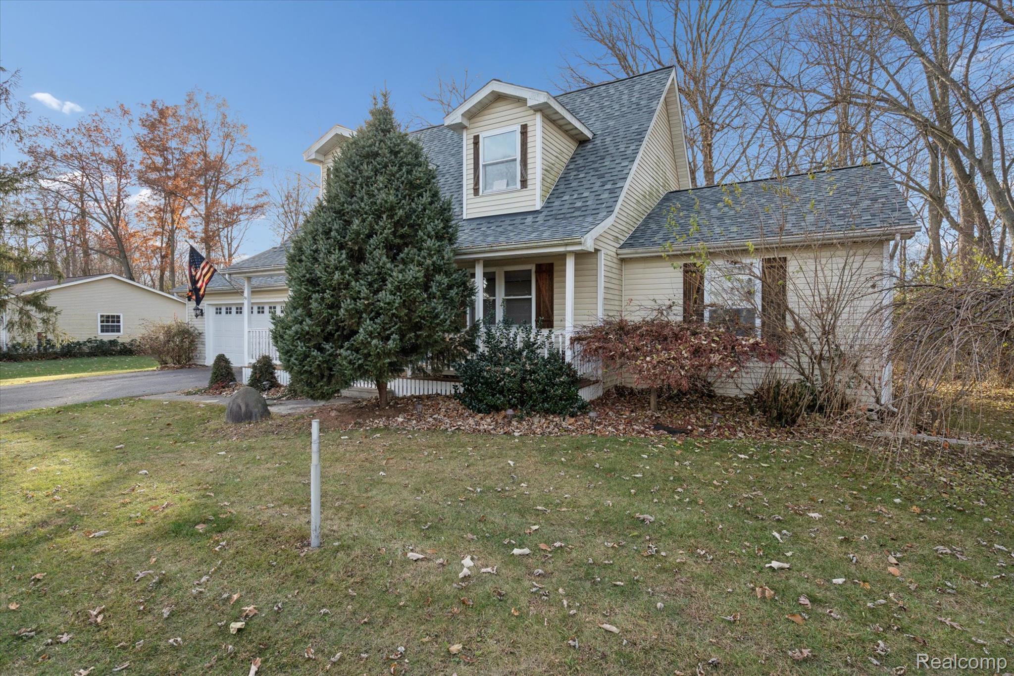 6974 Surrey Lane