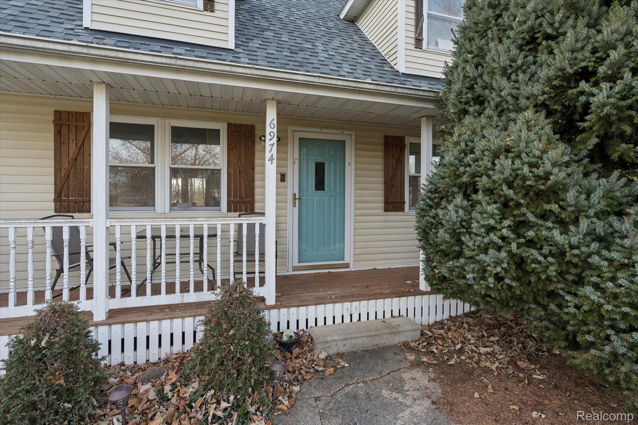 6974 Surrey Lane