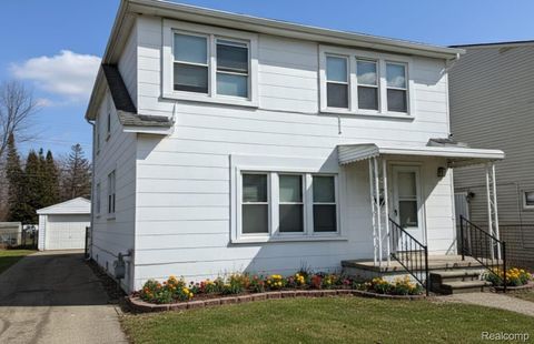 7542 Meadow Avenue Warren City MI 48091