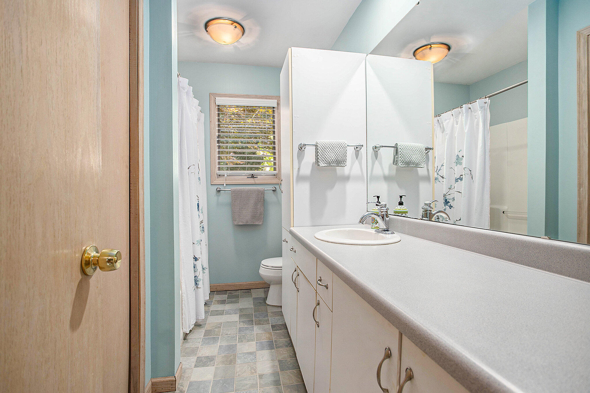 Comstock Charter Township, Michigan 49053, United States, 4 Bedrooms Bedrooms, ,3 BathroomsBathrooms,Residential,Pending,192249