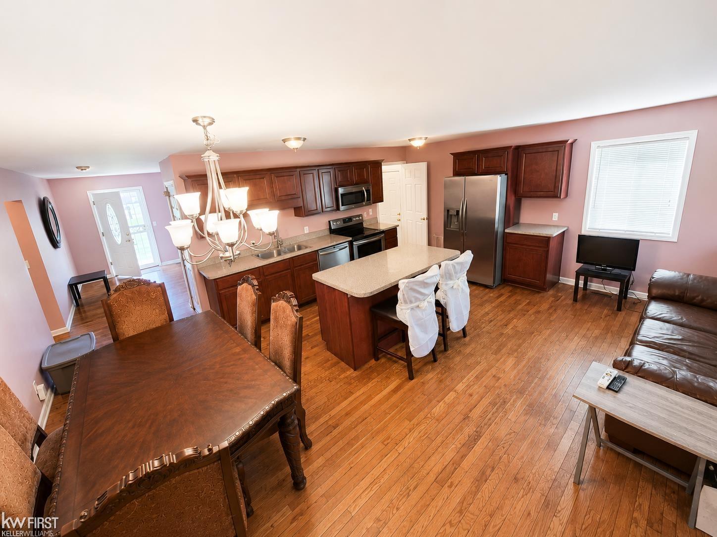 1282 Arrowhead Drive