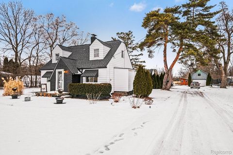 6272 W Court Street Flint Charter Township MI 48532