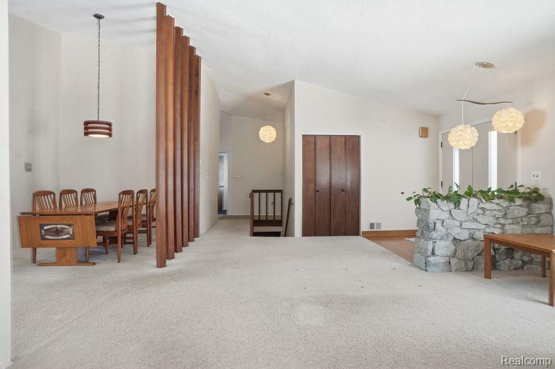 9136 Shinanguag Drive