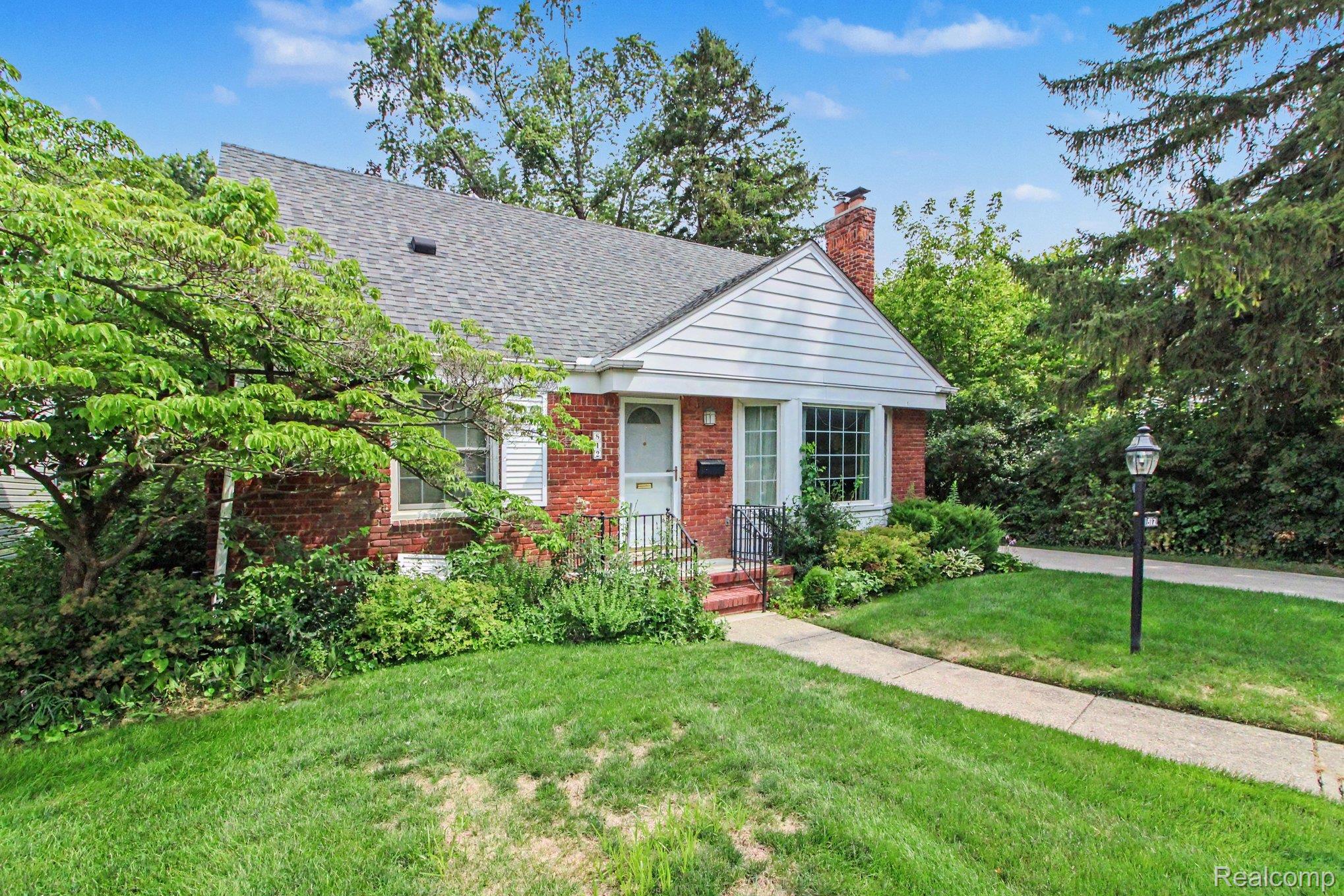 812 Lloyd Avenue