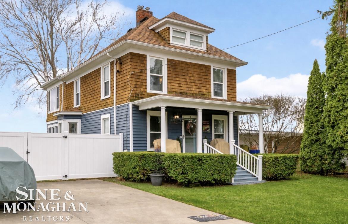 142 St Clair River Dr Drive