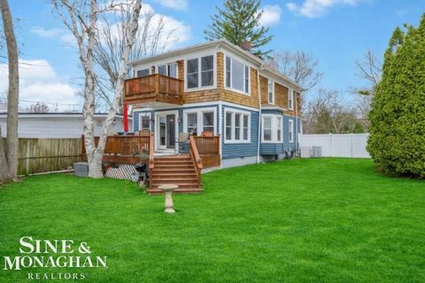 Photo of 142 St Clair River Dr, Algonac City, MI 48001 (MLS # 58050203254)