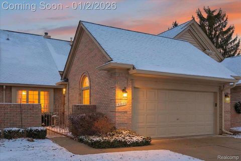 42689 Jason Court 107 Sterling Heights City MI 48313