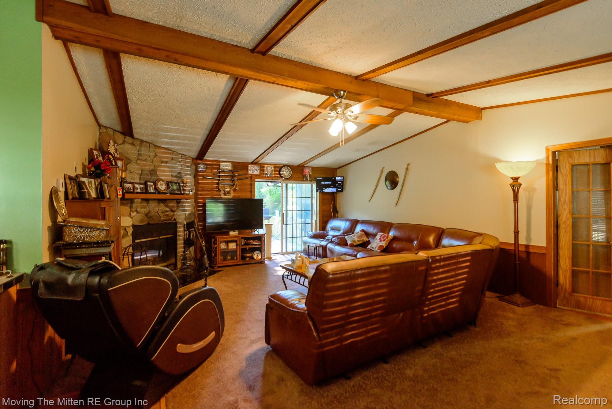 1422 Ridge Road