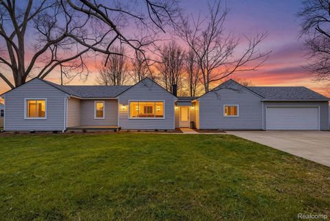 8210 Westpoint Street Taylor City MI 48180