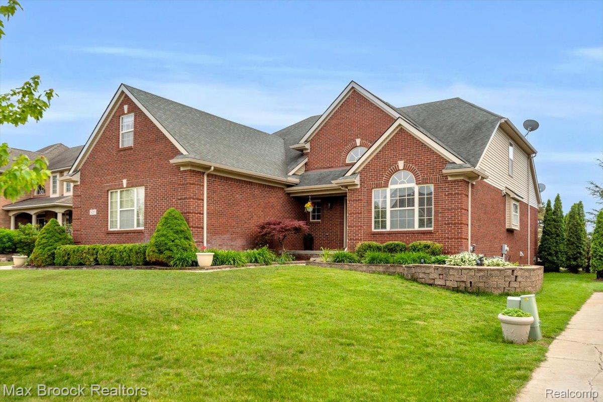 54265 Birchwood Drive