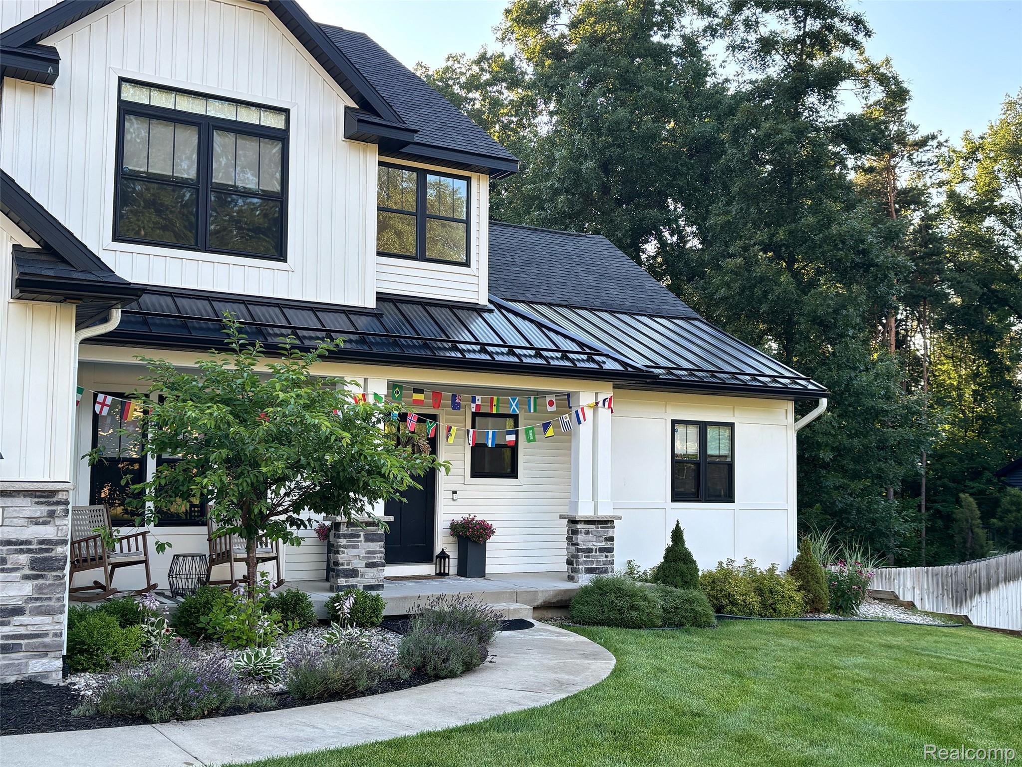 1998 Sienna Street