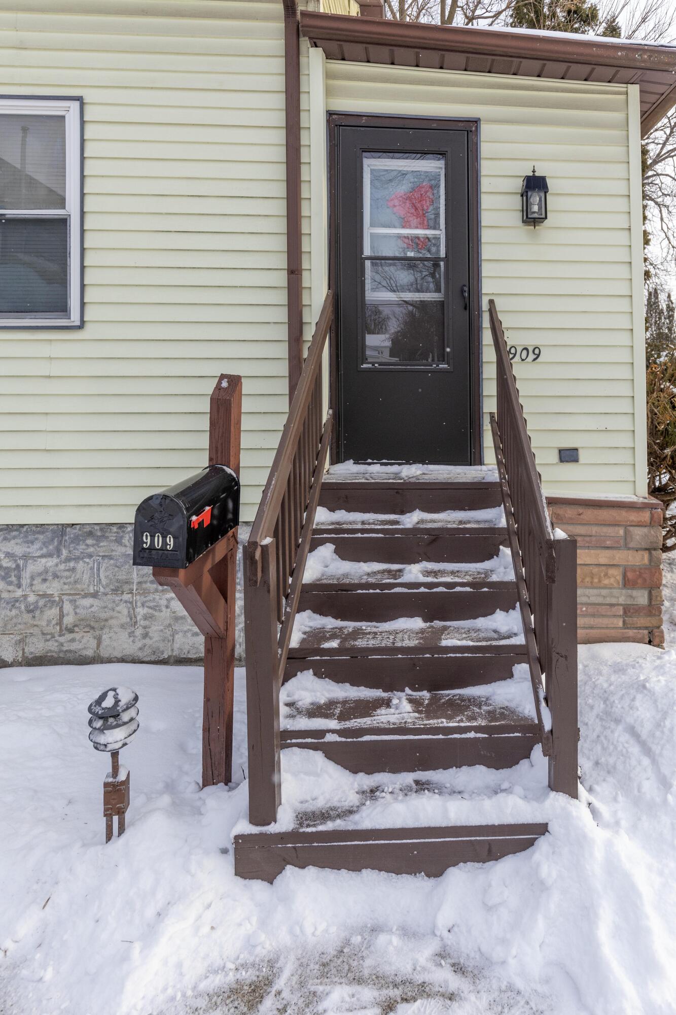 909 N Granger Street