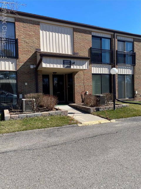 18339 University Park Drive Livonia City MI 48152