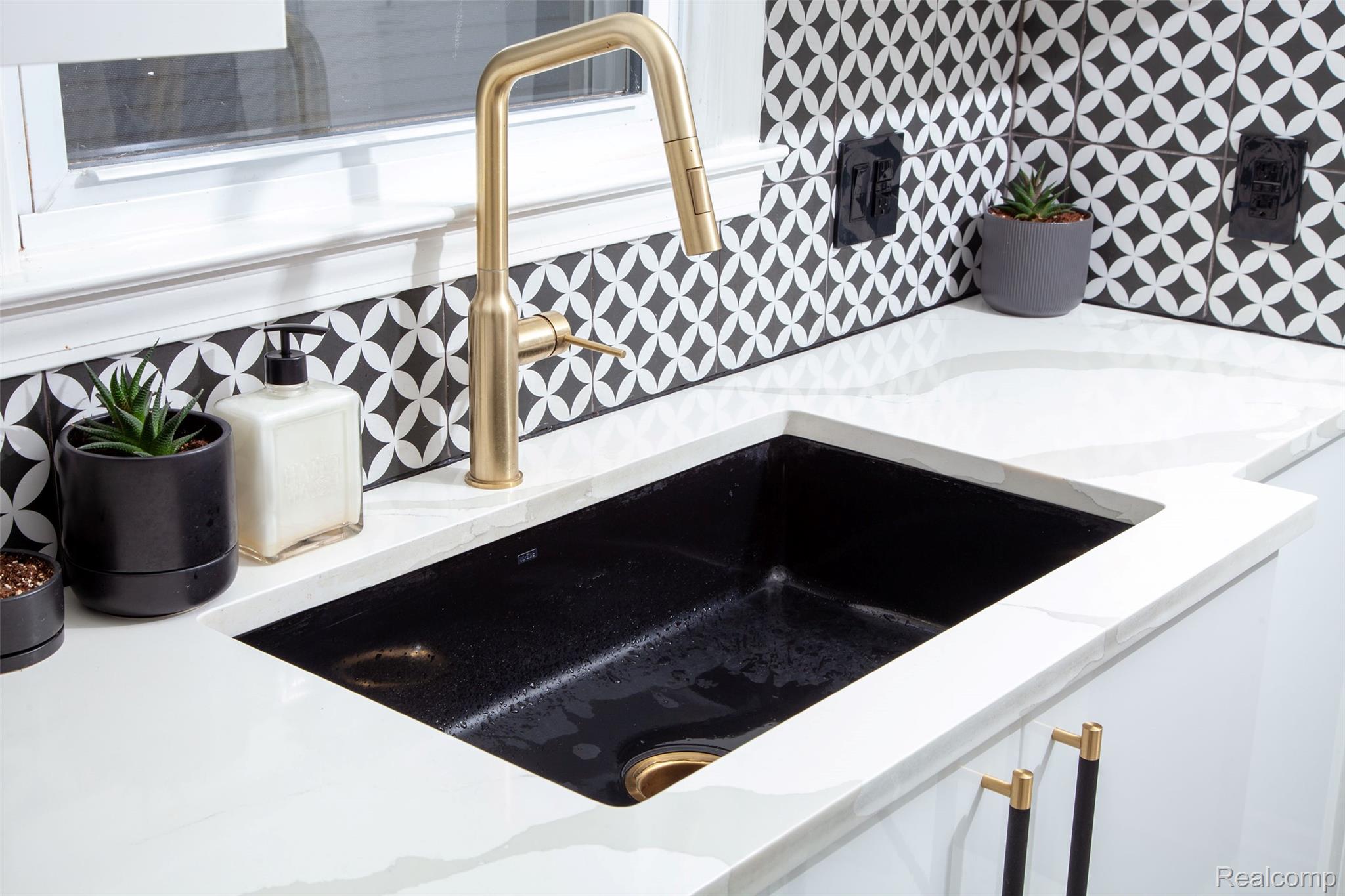 640 Wordsworth Street