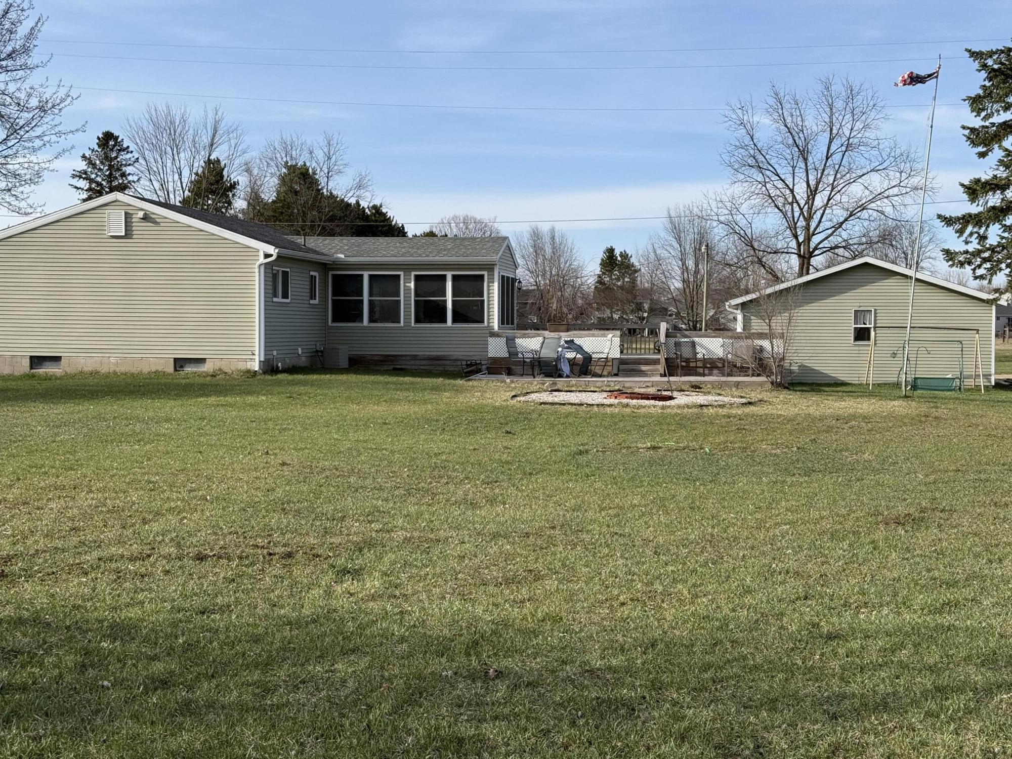 1050 Sidlauskas Drive NW