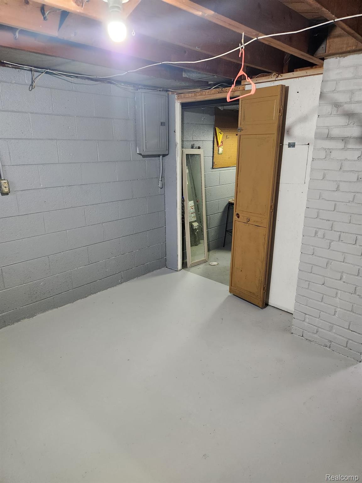 22732 Madison Street