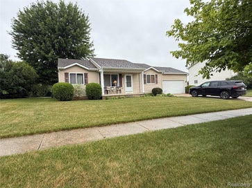 488 Windy Bluff Flushing City MI 48433