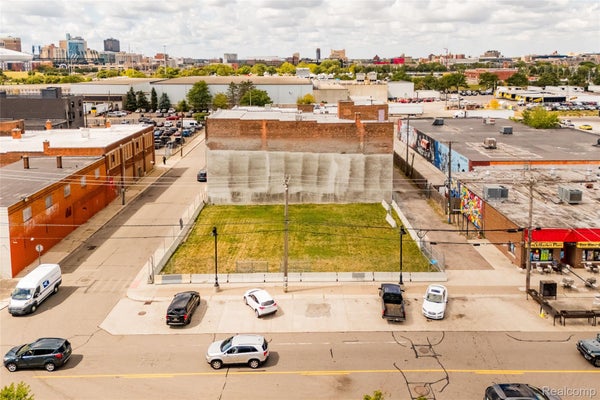 2701 RUSSELL ST, DETROIT, MI 48207 - Image ca46333478ebb2d06150afd9d8cb52cf/436720097