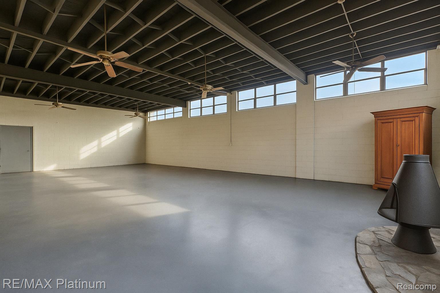 2045 BRADLEY Road